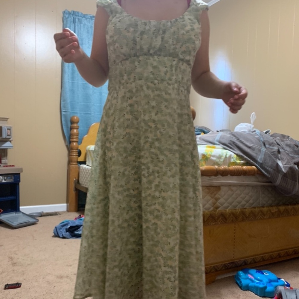 Connected apparel size 16 green with tannish flowers